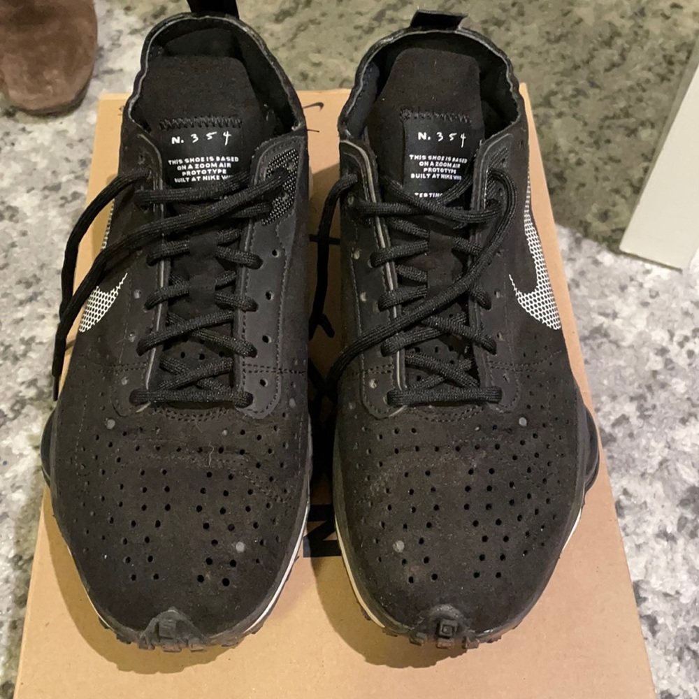 Nike air zoom size 7.5 in black and white